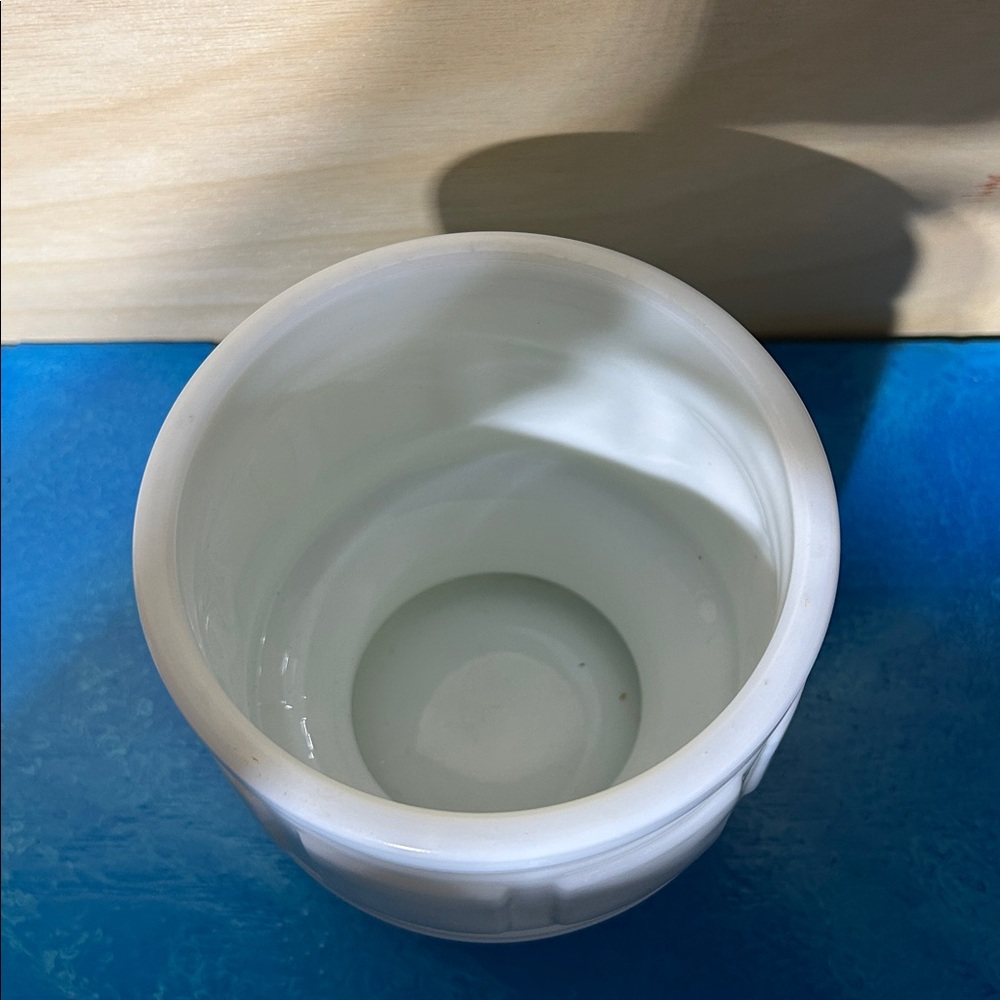 Vintage RANDALL Milk Glass Planter - Picture 2 of 3
